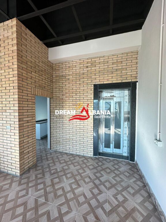 Godine 3 kateshe kapanon ne shitje ne Vore prane Autostrades Tirane-Durres (ID 4181071 ).