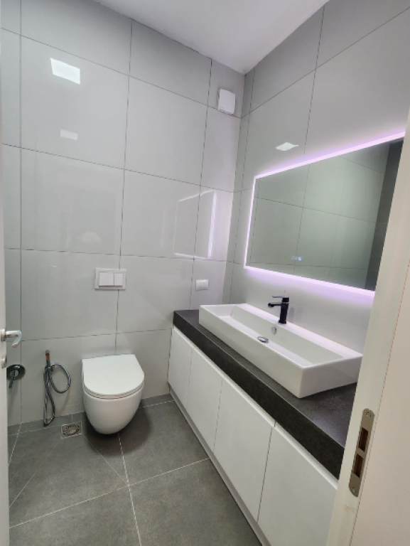 🏢 Jepet me Qira Apartament 2+1 – Kompleksi Salillari | pranë Kopshtit Zoologjik  ▫️