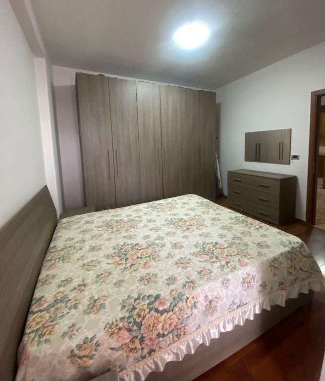 📌 JEPET ME QIRA APARTAMENT 2+1 – Rruga e Kavajës