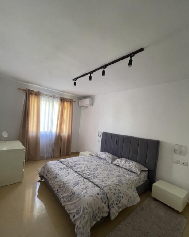 🏢 Jepet me Qira Apartament 2+1 – Sheshi Skënderbej | pranë Galerisë  ▫️