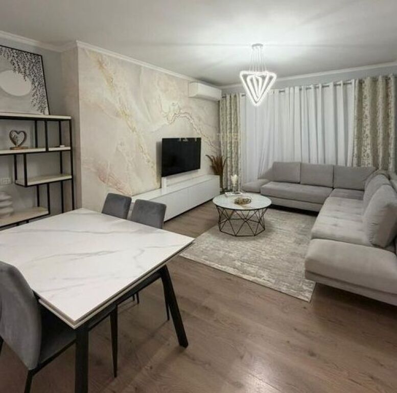 Jepet apartament 1+1 me qera tek Liqeni i Thate