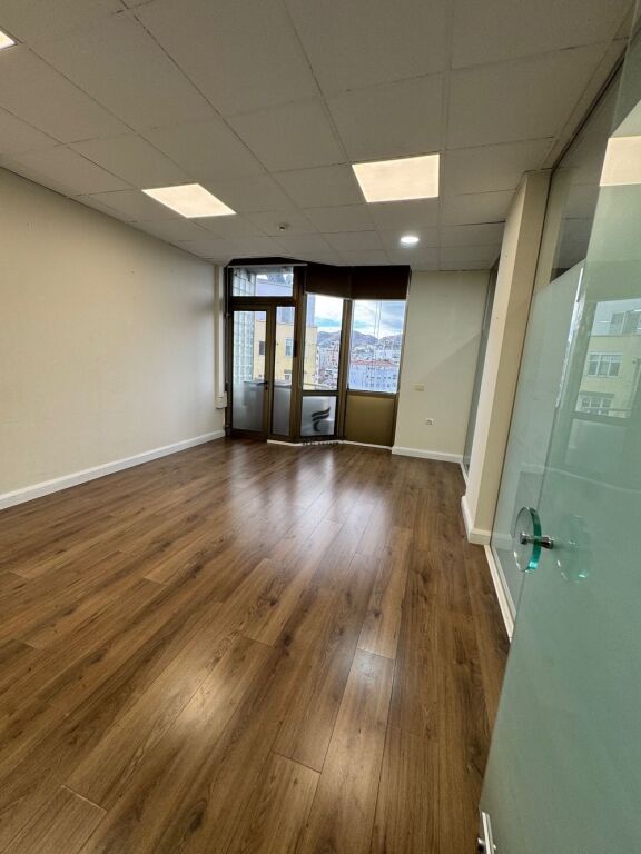 OFFICE FOR RENT 100 M2 BLOK 1500 EURO