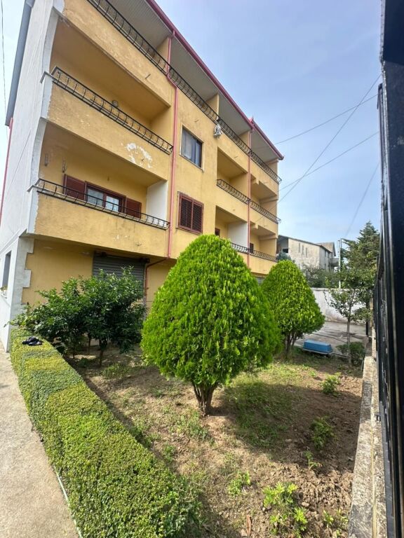 PRIVATE HOUSE FOR SALE 4 FLOORS, BEACH, DURRES. Beach, Pavaresia Street, Durrës, Albania