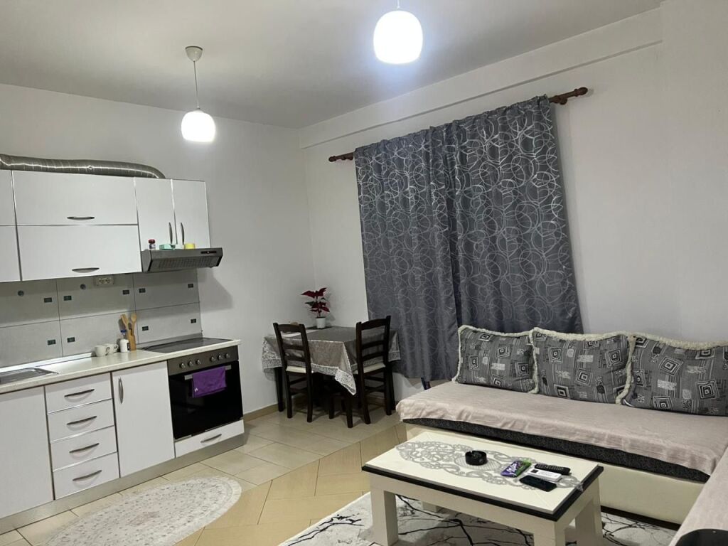 Appartamento 1+1 in affitto al Bulevardi Migjeni a Yzberisht