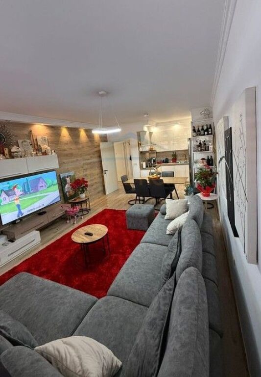 Shitet, Apartament 2+1,Unaza e re