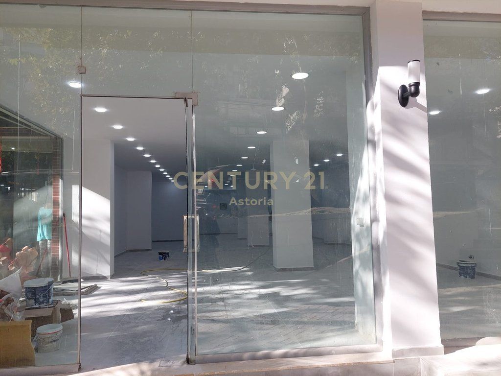 LOCALE COMMERCIALE IN AFFITTO