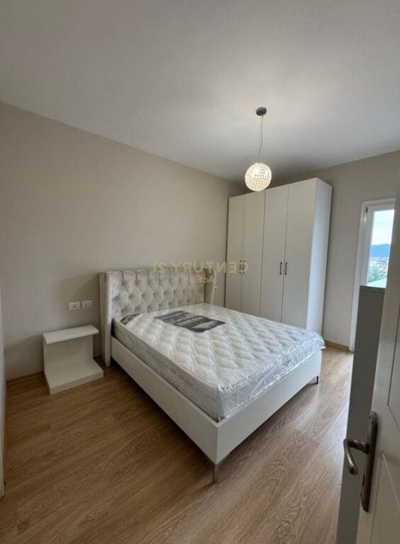 AFFITTIAMO APPARTAMENTO 2+1, GIARDINO BOTANICO!