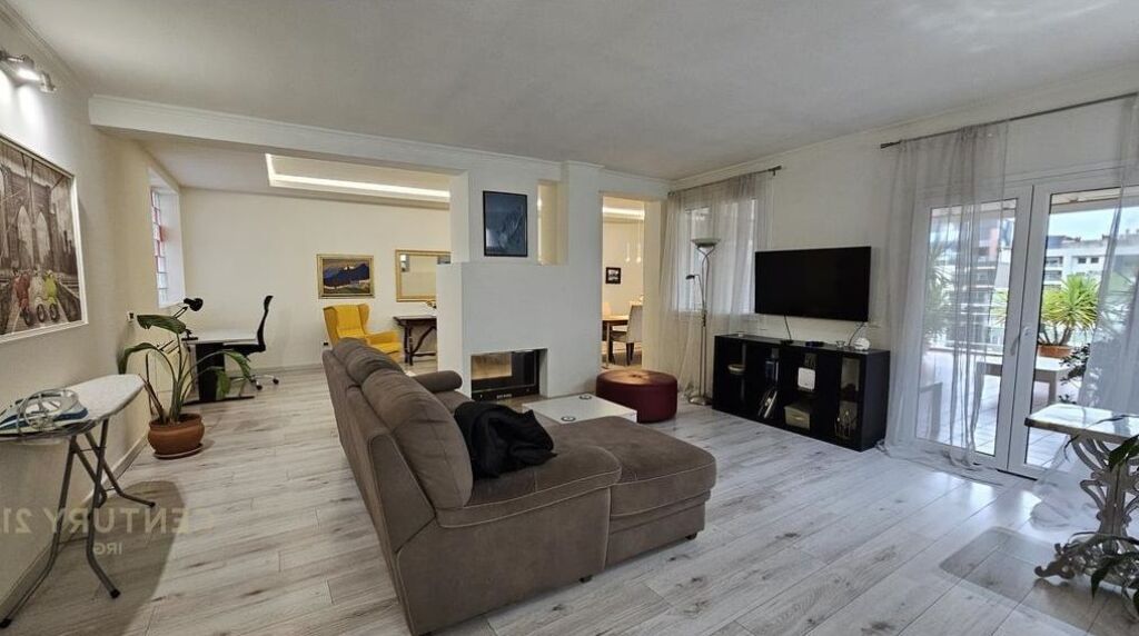 Shitet apartament 3+1+2 ne Bllok!