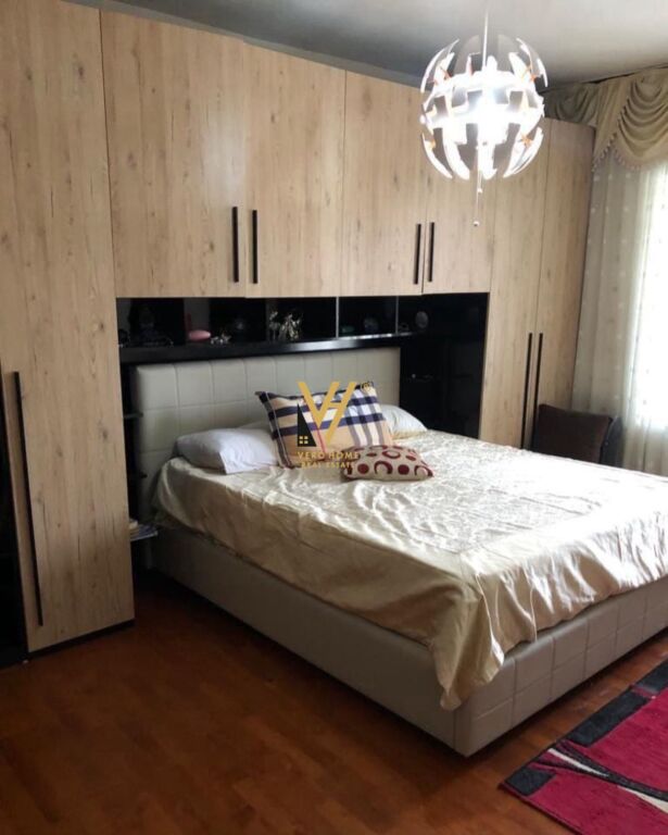 SHITET APARTAMENT DUPLEX 3+2+3 TE 21 DHJETORI 400.000 EURO