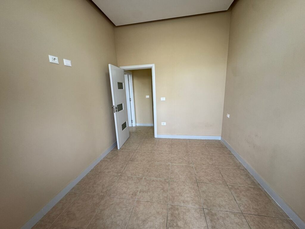 Shitet Apartament 3+1 në Plazh, Iliria