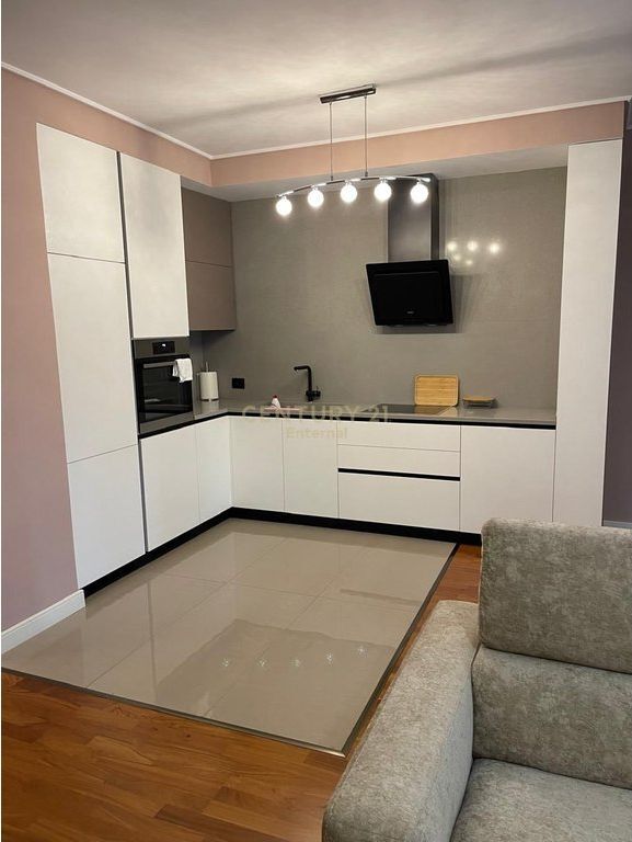 AFFITTASI APPARTAMENTO 2+1+1 POSTO AUTO PRESSO IL COMPLESSO DELIJORGJI