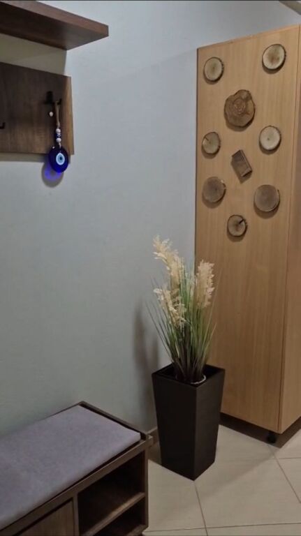 Jepet me qira studio-apartament në Vlorë, zona Skele !