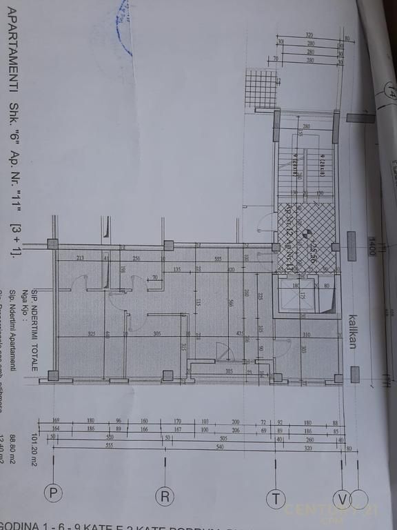 Ambjent per zyra pranë kompleksit Delijorgji
