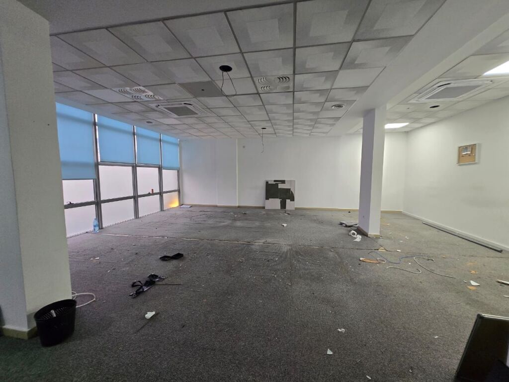 Jepet me qira ambient biznesi në zonën e Ish Ekspozitës, pranë Pallati i Ekspozitave, një ndër zonat më të favorshme të Tirana.