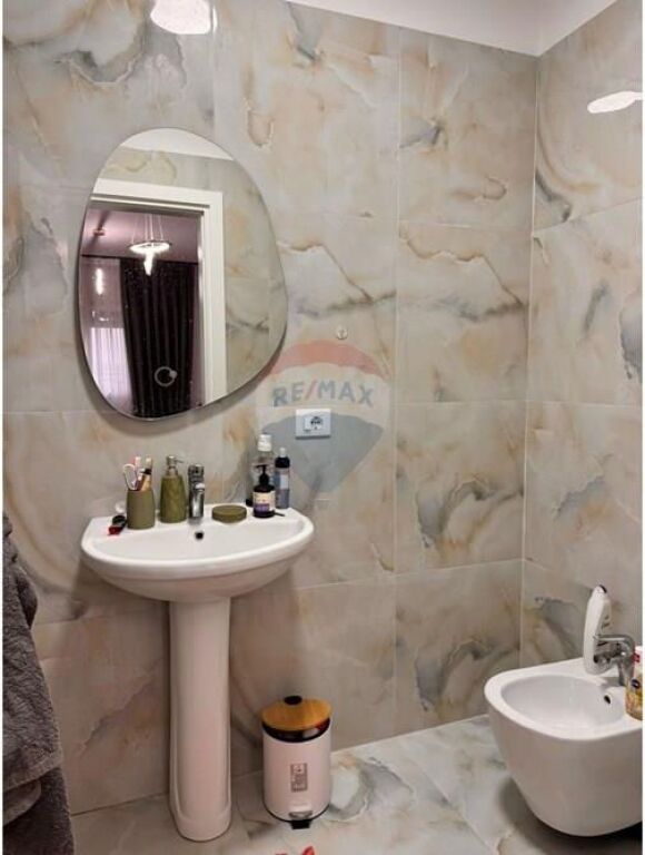 Jepet me qira apartament 2+1 tek Kodra e Diellit