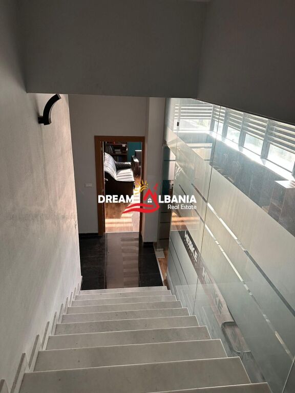 Godine 3 kateshe kapanon ne shitje ne Vore prane Autostrades Tirane-Durres (ID 4181071 ).