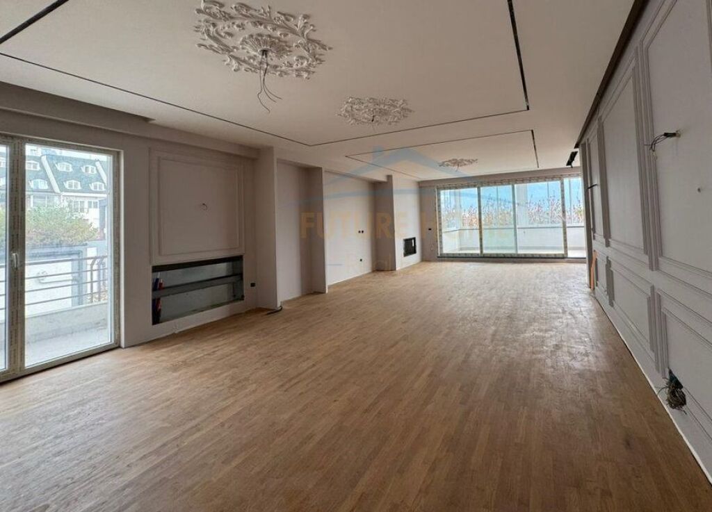 SHITET PENTHOUSE 3+1+3 POSTE PARKIMI GREEN TERRACE , LIQENI THATE