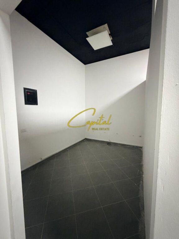 DYQAN ME QIRA 75 M2 21 DHJETORI 33.000 LEKE