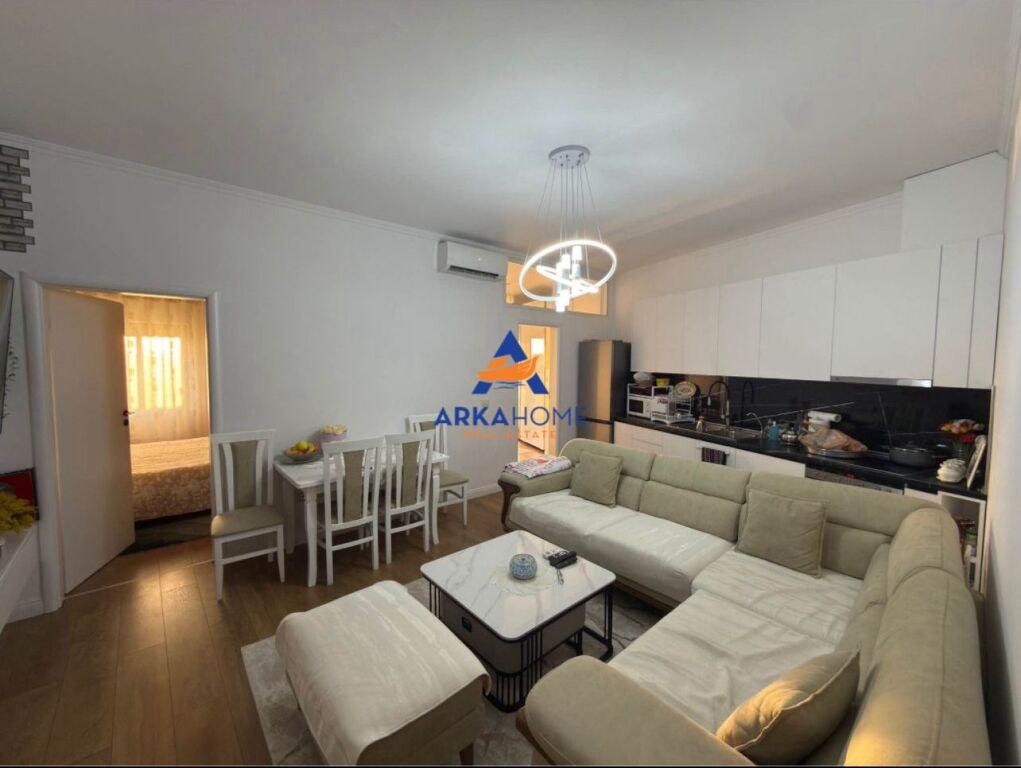 SHITET APARTAMENT 2+1+BALLKON "TE RESTORANT FRESKU" 125.000 EURO
