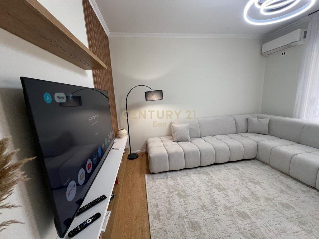 SHITET SUPER APARTAMENT 1+1 NE QENDER TE DURRESIT !!