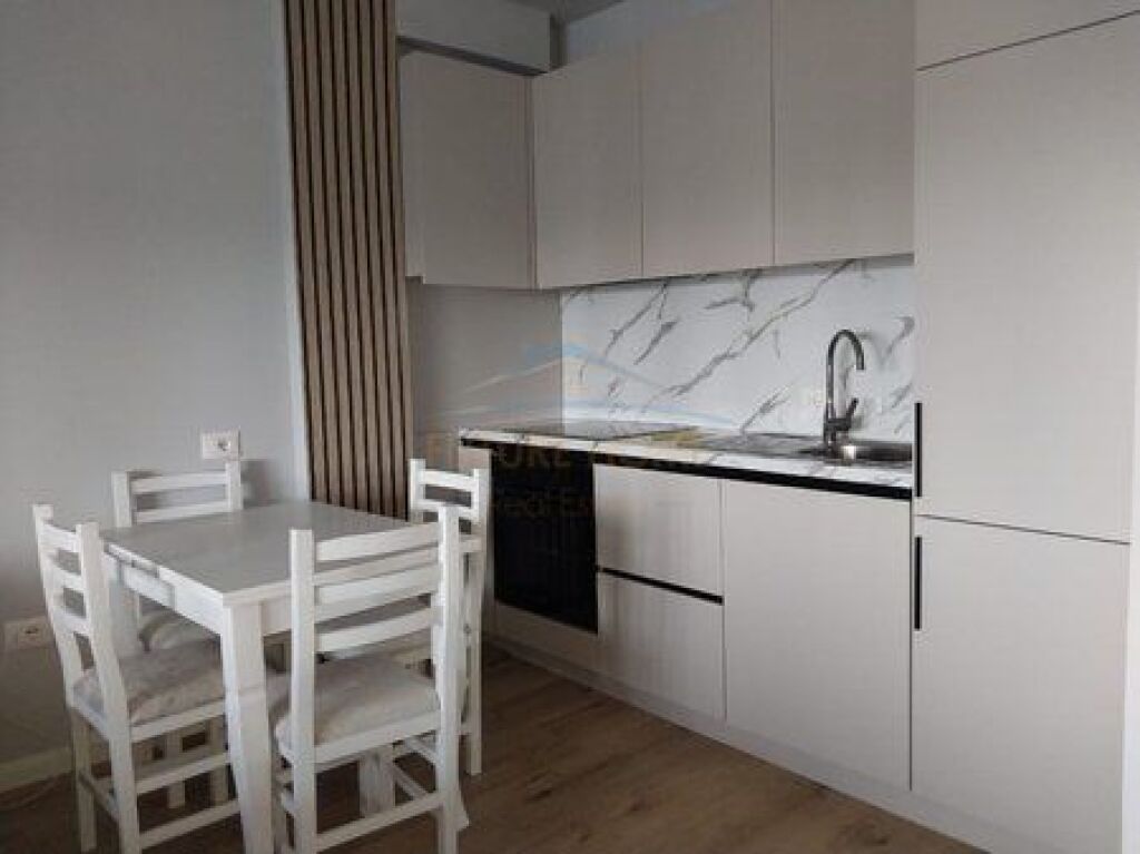 Affitto, Appartamento Monolocale, Nuovo Anello, vicino a Villa L, Tirana