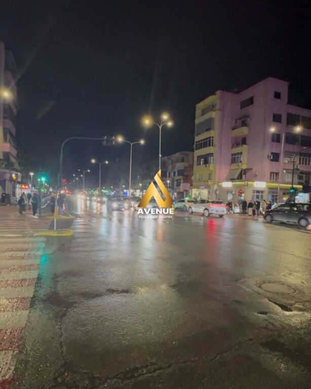 JEPET ME QERA APARTAMENT 2+1, 21 DHJETORI MRAPA HOTEL MONIDAL , TIRANE