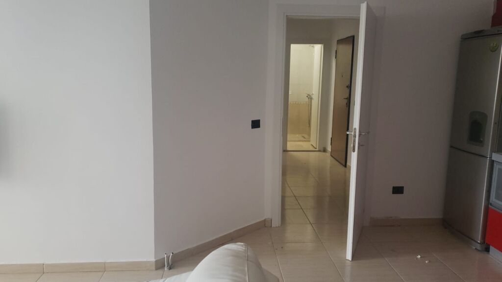 Jepet me qira 2+1+2 KOMUNA E PARISIT 700 mije leke