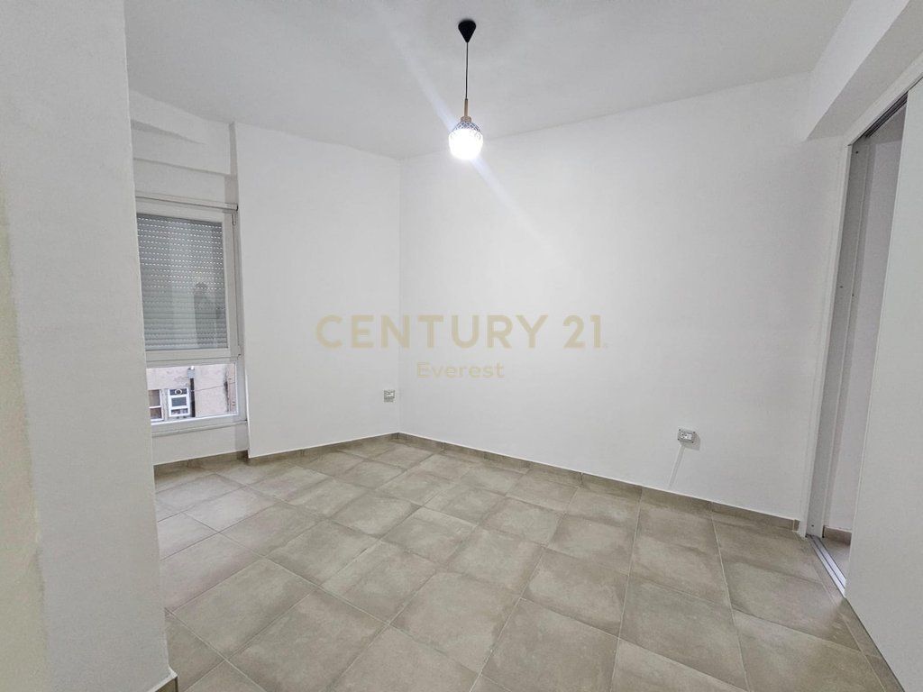 XHAMLLIKU, APARTAMENT 2+1+2+PARKIM PER QIRA