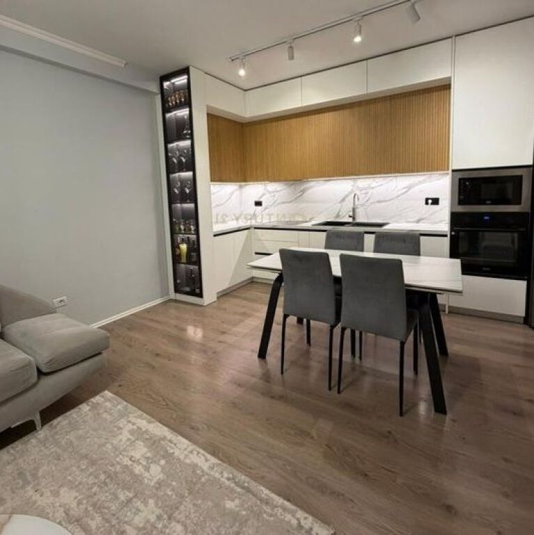 Jepet apartament 1+1 me qera tek Liqeni i Thate