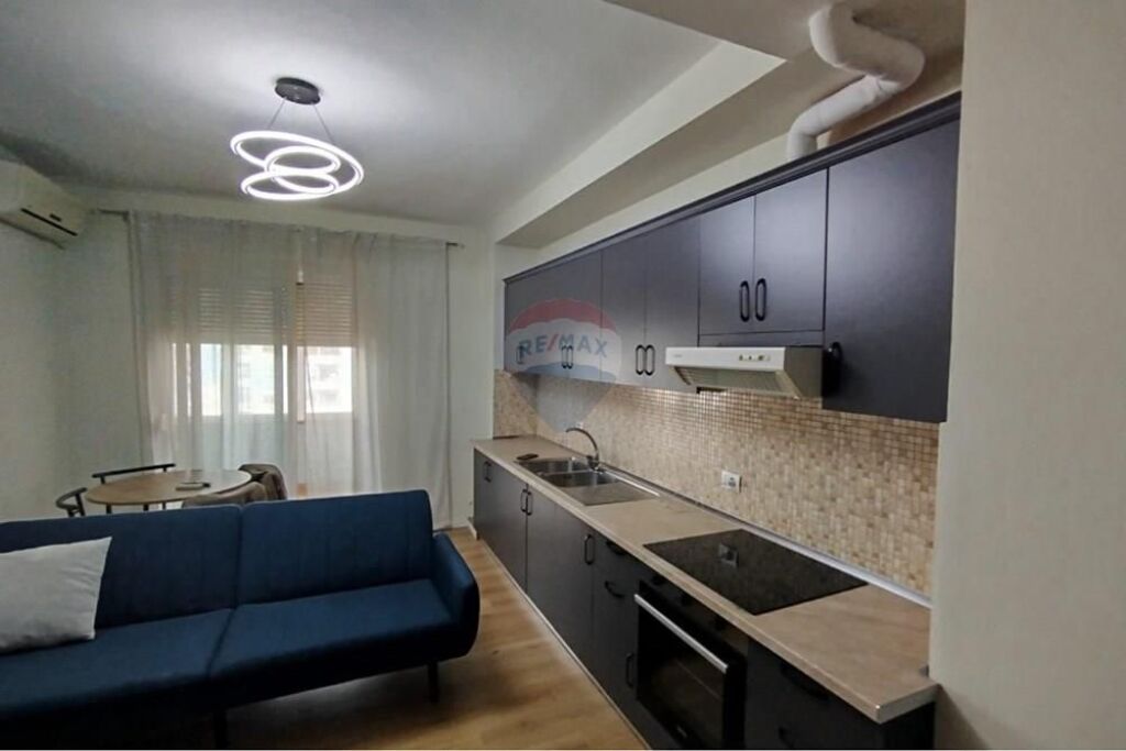 Apartment 1+1 for rent at Komuna e Parisit