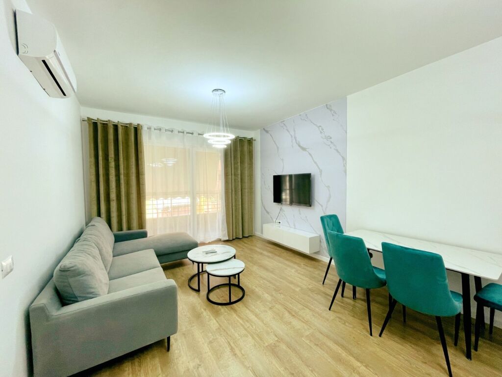 Jepet me QIRA apartament 1+1 afër KIKA 2, Komuna e Parisit