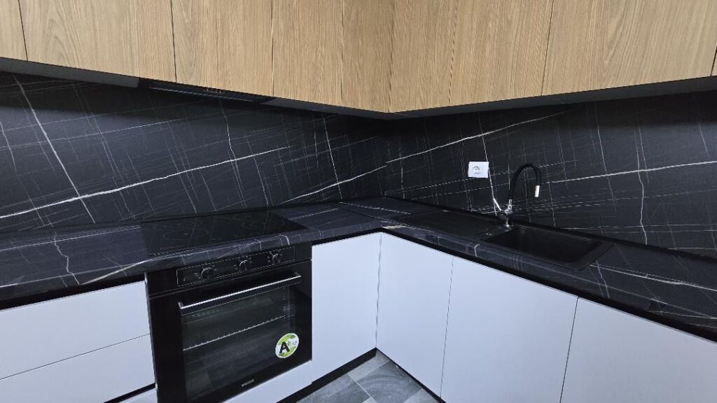 🏡 Appartamento 1+1 con parcheggio in affitto 📍 Zona: Zogu i Zi 💶Prezzo: 700 Euro/mese