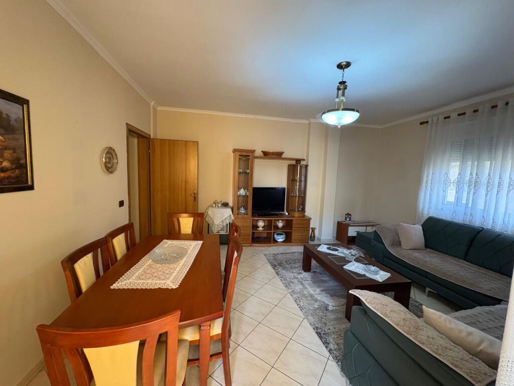 Apartament 2+1+2 për Qira – pranë Gjykatës, Durrës