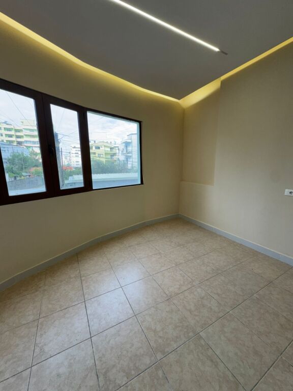 Shitet Apartament 3+1 në Plazh, Iliria