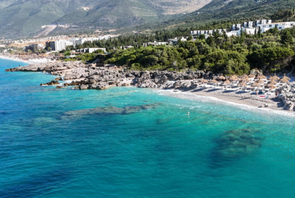 🏡 Villa di Lusso su 3 Piani con Piscina – Green Coast 2, Palasë