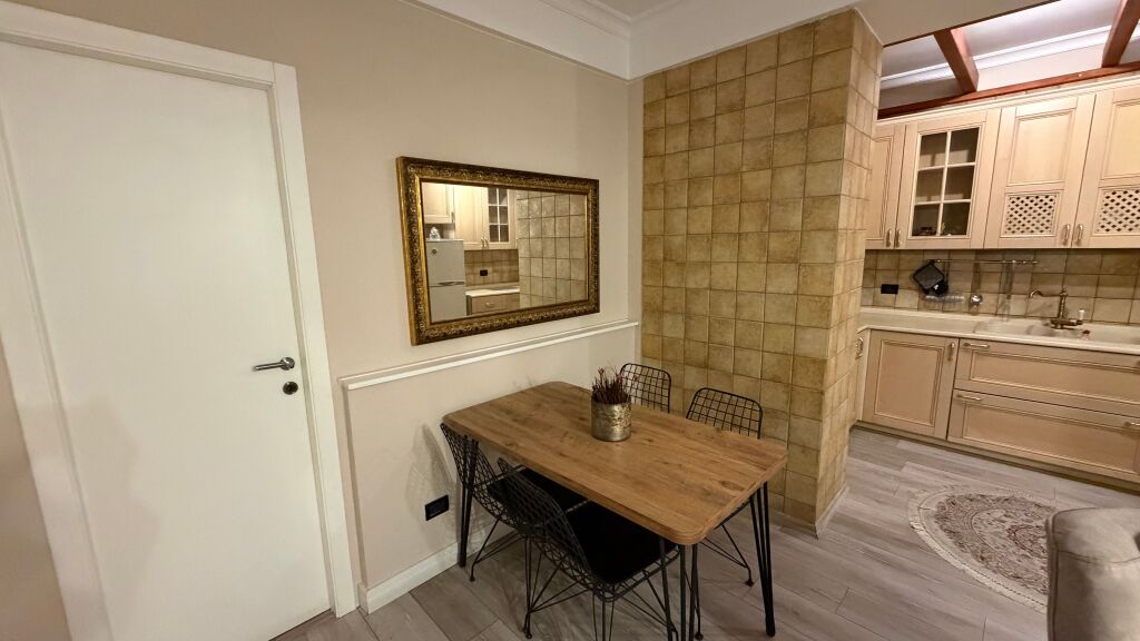 Shitet apartament i investuar për Airbnb – Qendër, 9-katëshe