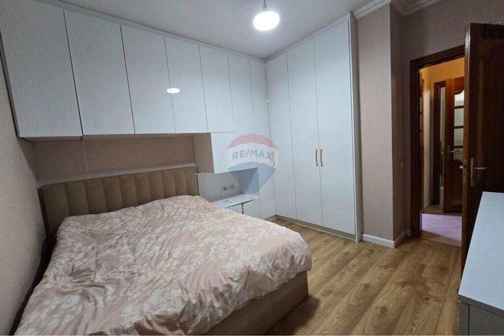 We offer for rent a 2+1 apartment on Kavaja street Opposite Delijorgji