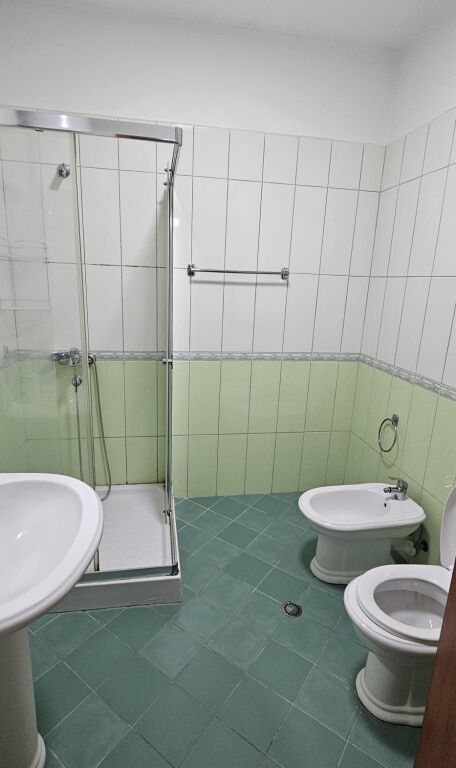 2+1.i mobiluar te nenkalimi i komunes,cmimi 600 euro