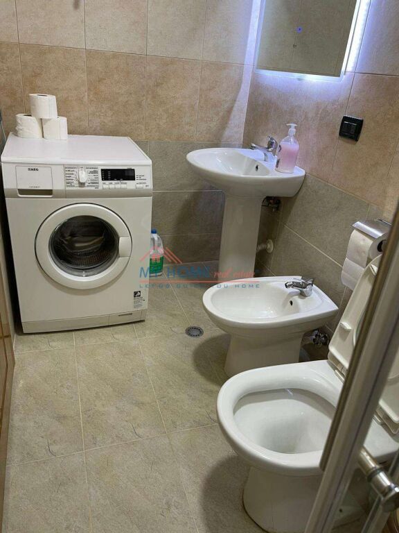 Apartament 2+1 me qera ne Bllok ne Tirane