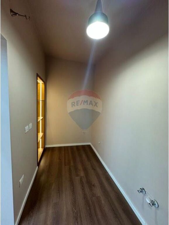 Dyqan - Për Qira - Komuna e Parisit,