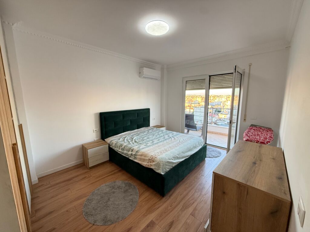 Shitet Apartament 2+1 tek rrota e kuqe ne durres