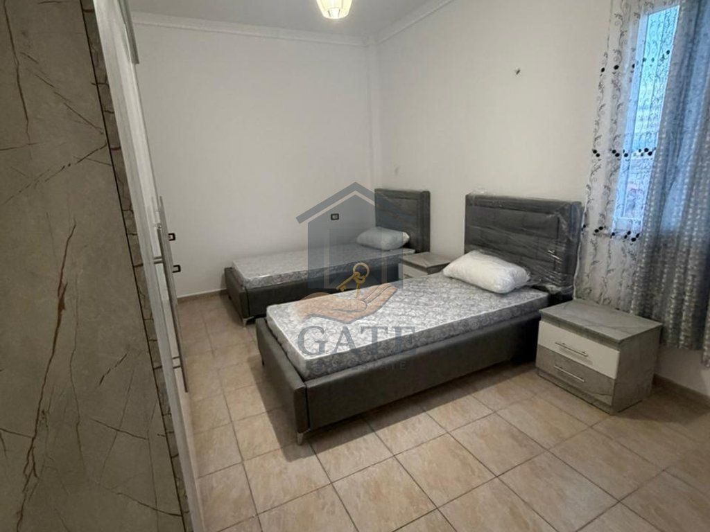 Jepet me qira apartament elegant 2+1 në zonën shumë të kërkuar pranë ish-URT Durres.