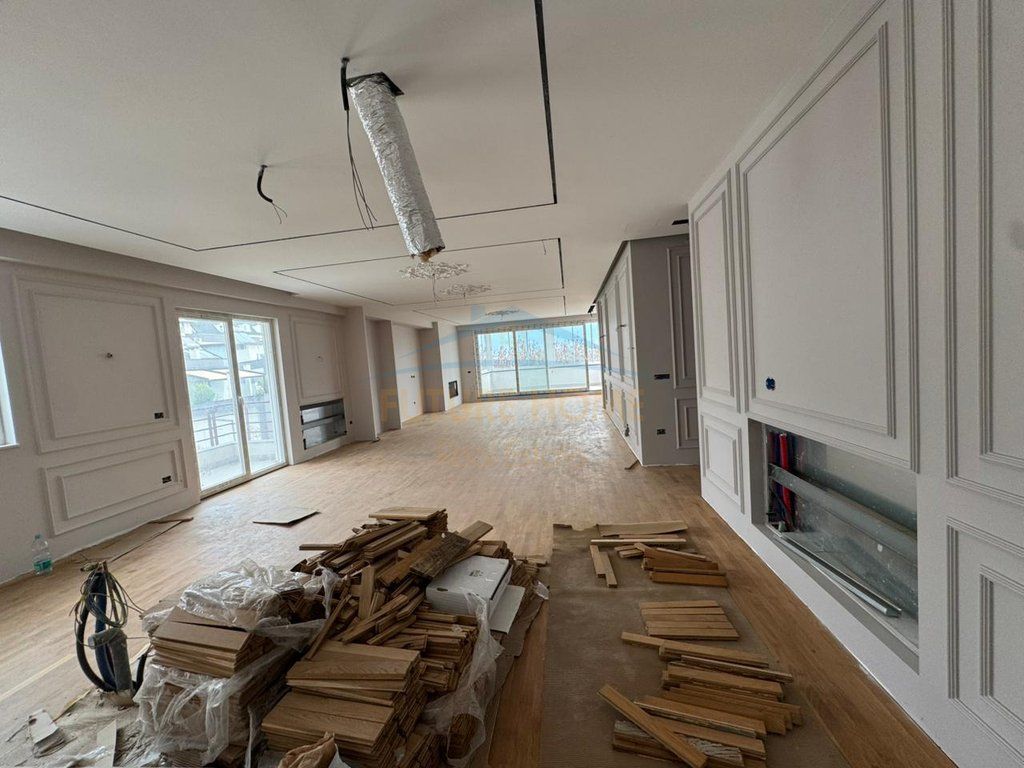 Shitet, Penthouse 3+1+3 Poste Parkimi, Green Terrace, Liqeni i Thate, Empire64131