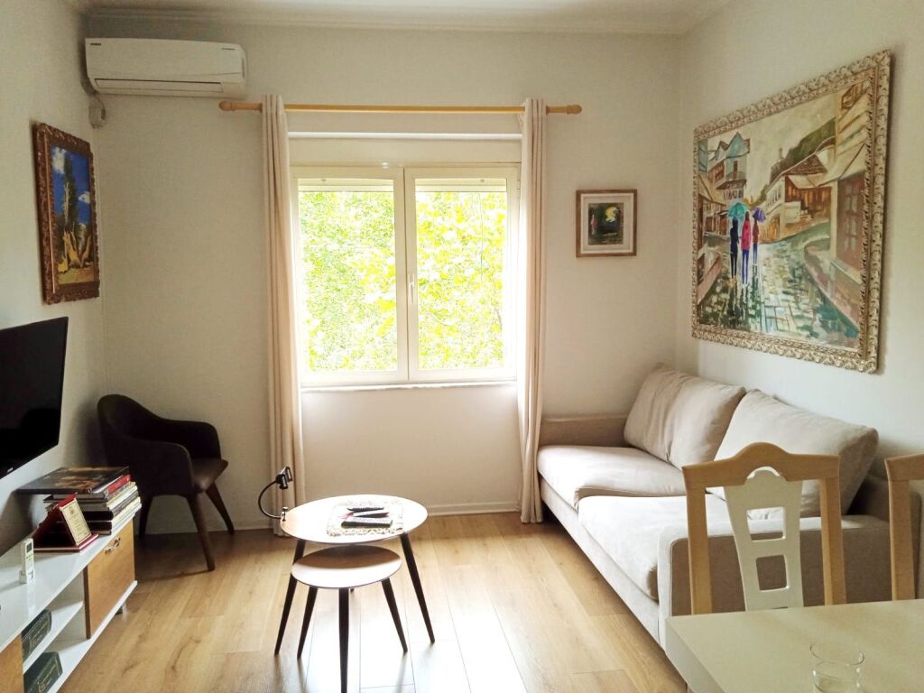 Shitet apartament 2+1+depo 73 m2 buze Bulevardit "Bajram Curri" me pamje nga "Lana"