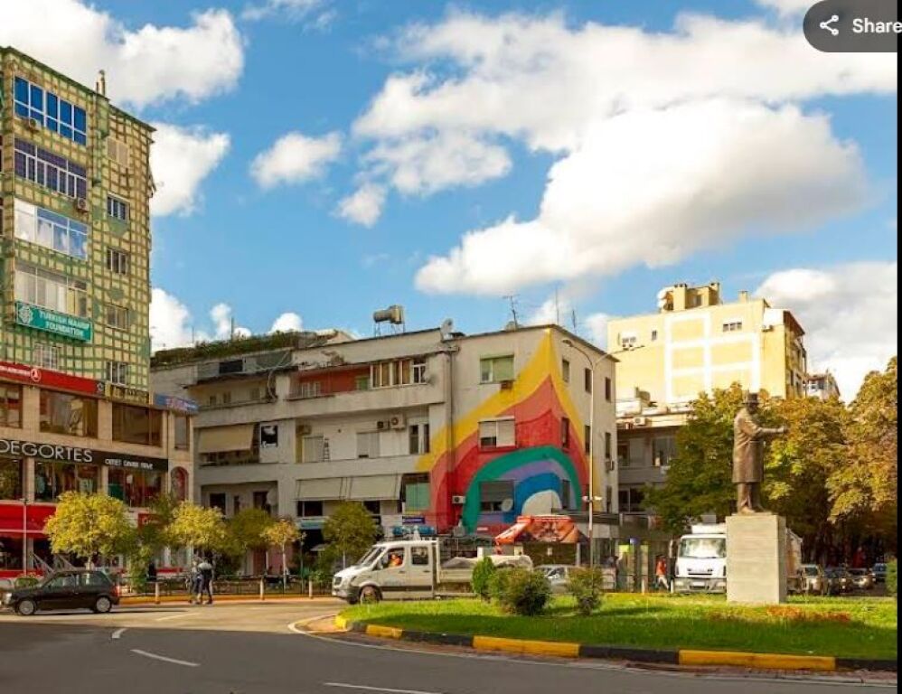 Shop for sale at Wilson Square behind the post office No. 8 in Tirana (ID 4171356)