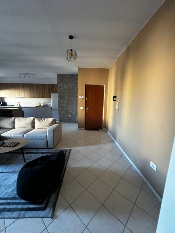 ‼️Apartament 2+1 me Qira – Rruga e Çipajve, Vlorë