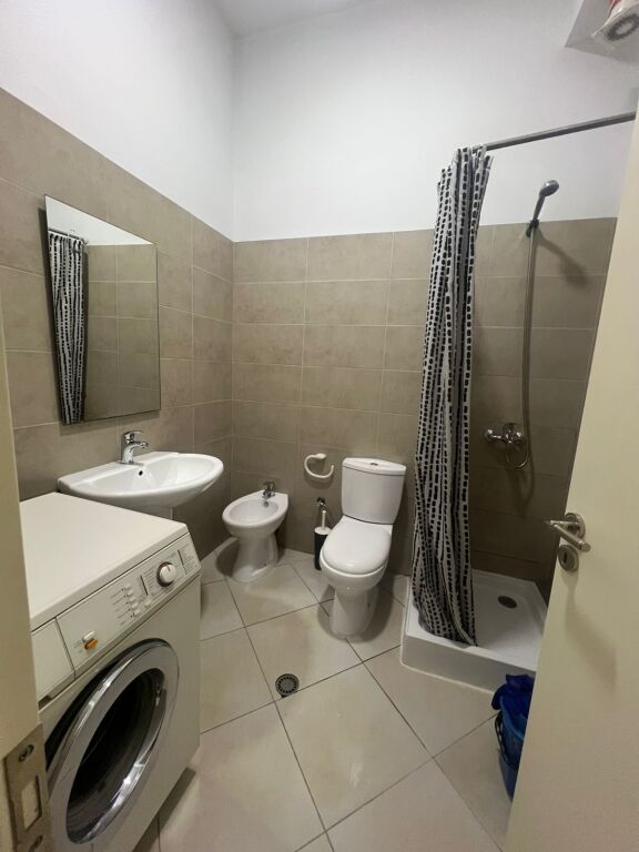 Jepet Me Qera Apartament 1+1+1 Ballkon