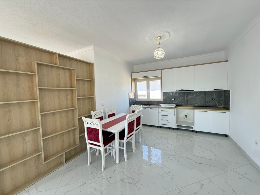 Kat vile me qera prane qendres spitalle