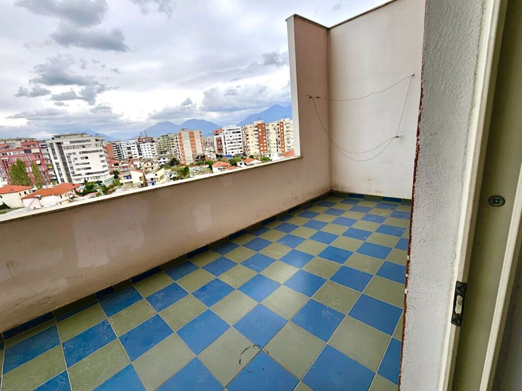 Appartamento Nuovo 2+1 (Yzberisht – vicino Ospedale Americano 3) | Palazzo Nuovo con Ascensore | Completamente Arredato | Ampio Balcone | Cucina Nuova