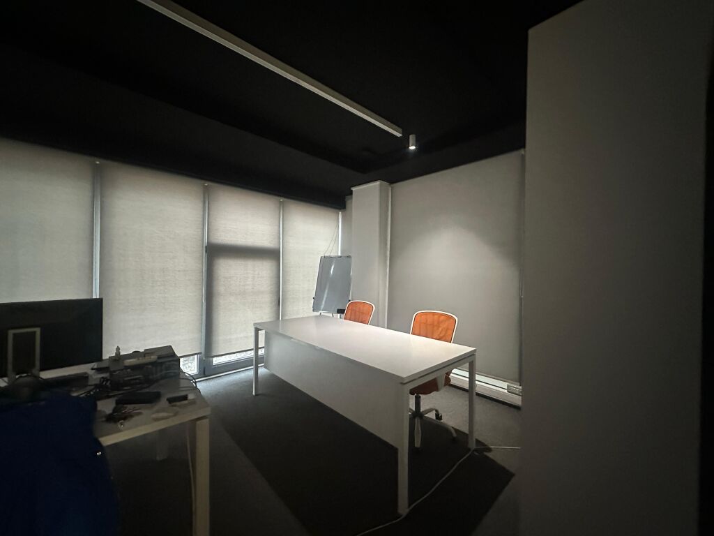 Office Apartment Open Space for Rent in Pazari I Ri